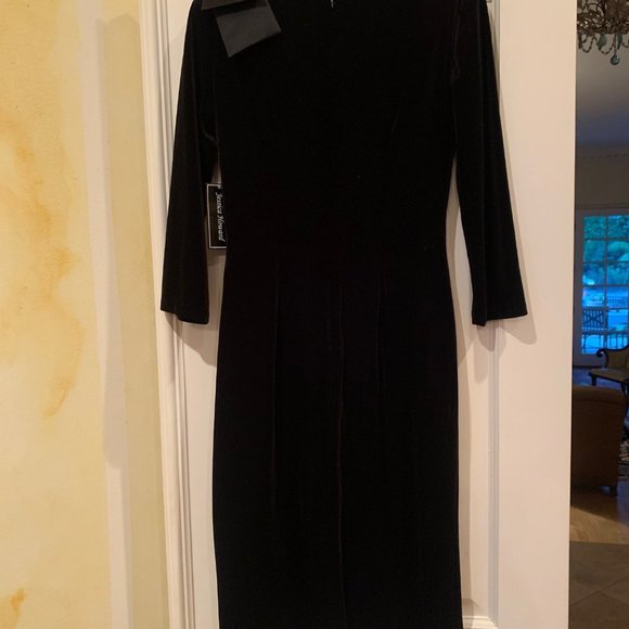 NWT - Jessica Howard Black Velvet dress with bow accent - Picture 11 of 12